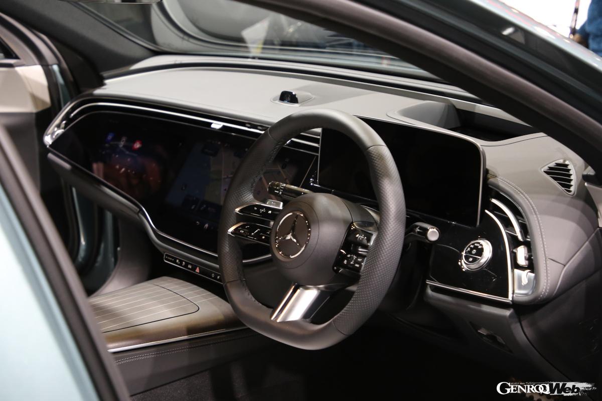 助手席一体型のディスプレイ「MBUXスーパースクリーン」をEQモデル以外で初めて導入した。