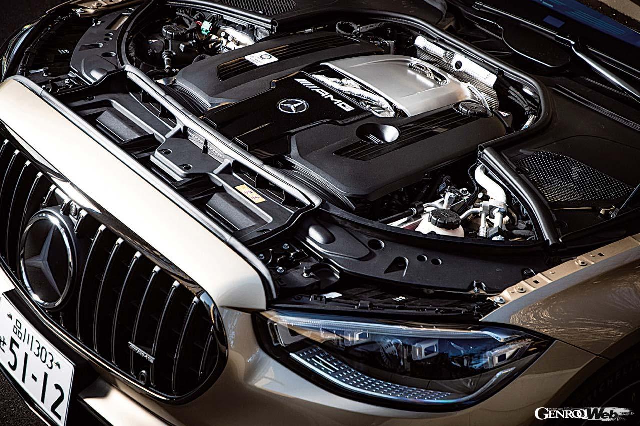 ホットインサイドVレイアウトのM177型4.0リッターV8ツインターボエンジン。最高出力612PS、最大トルク900Nmを発揮する。