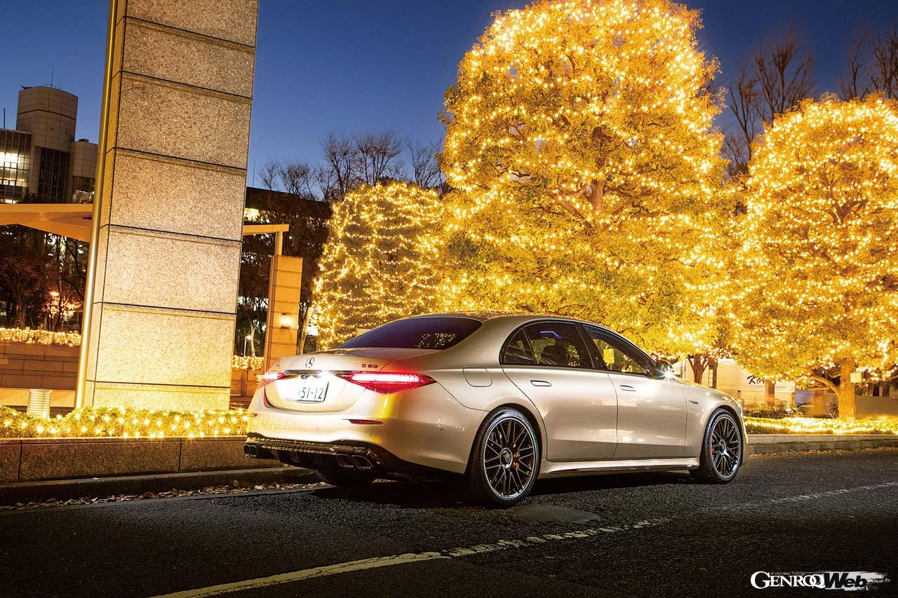 装着されるタイヤは承認タイヤとなるミシュラン・パイロットスポーツ4S。サイズはフロント255/40ZR21、リヤ285/35ZR21となる。