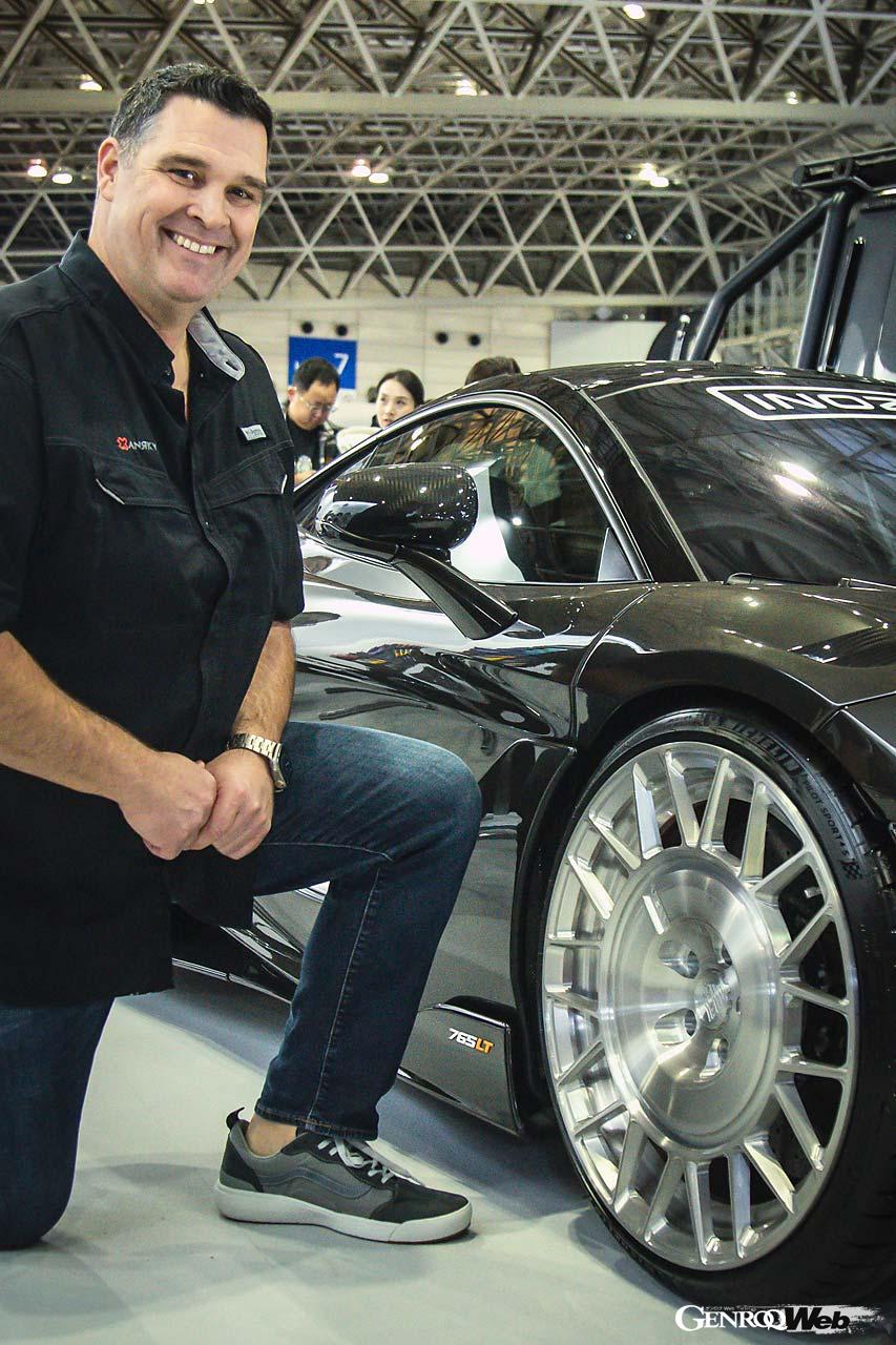 Director of Sales　Guy Atherton