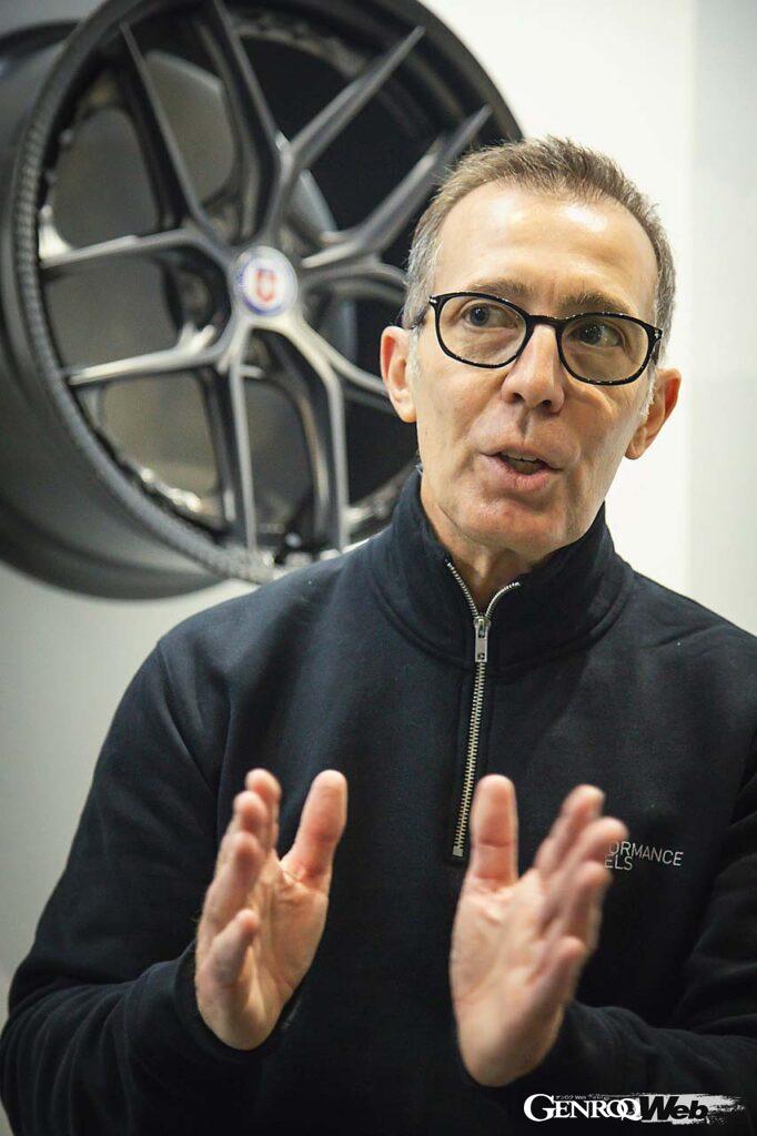 Director of Sales　Laurent Lebouder