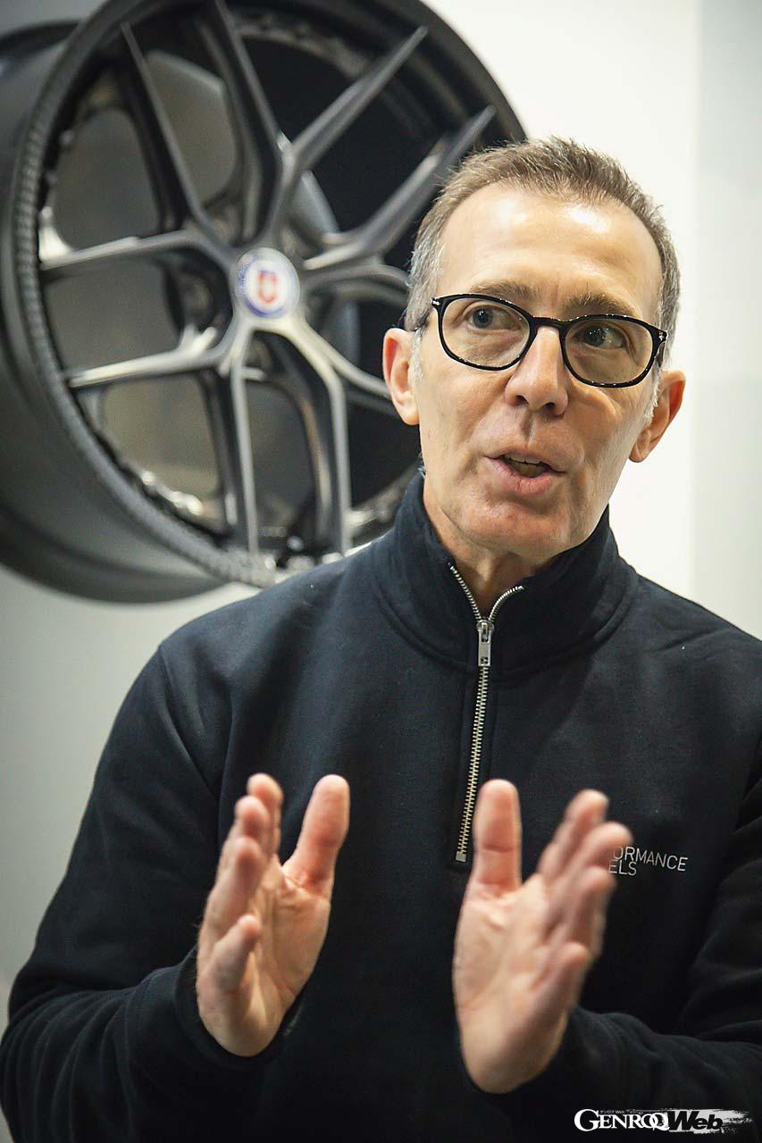 Director of Sales　Laurent Lebouder