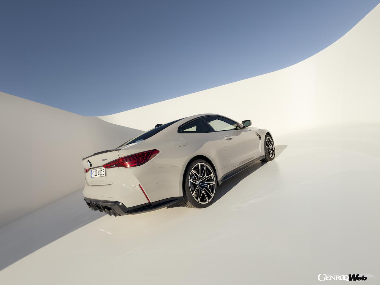 BMW M4 クーペ改良新型のエクステリア。