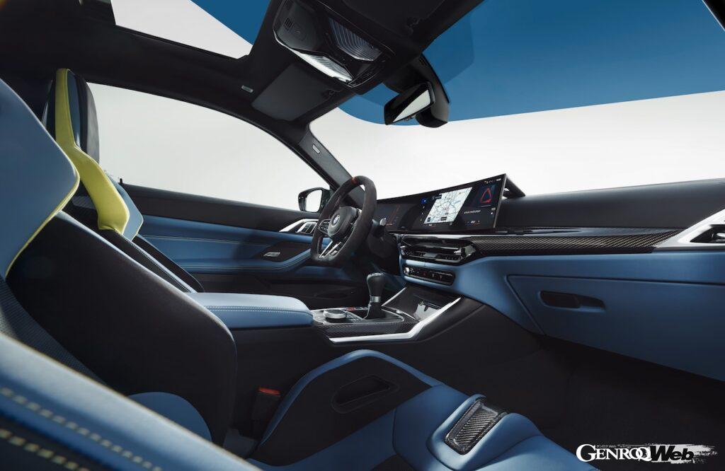 BMW M4 クーペ改良新型のインテリア。