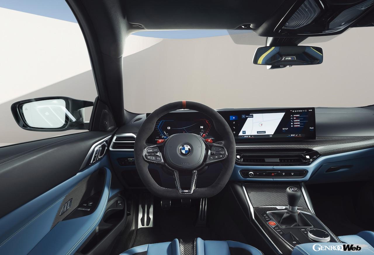BMW M4 クーペ改良新型のインテリア。