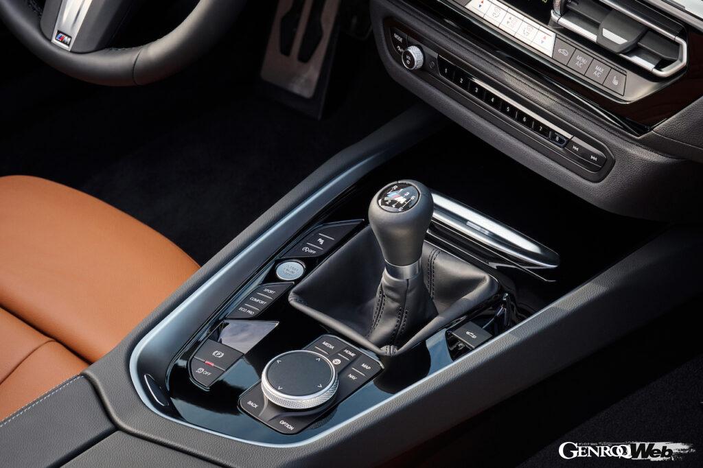 「BMW Z4 M40i ピュア インパルス エディション」のインテリア。