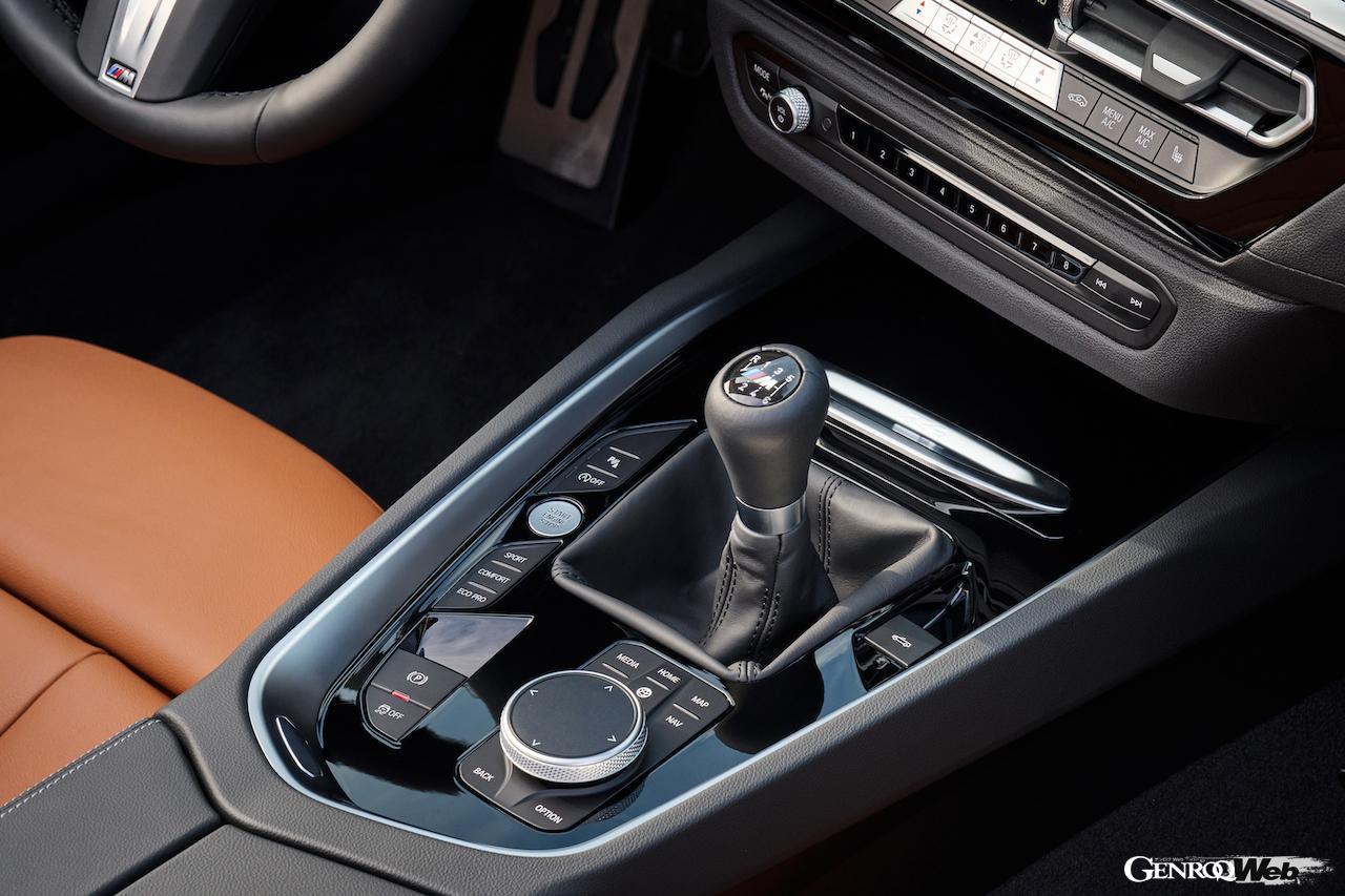 「BMW Z4 M40i ピュア インパルス エディション」のインテリア。