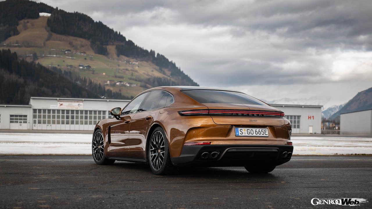 「F.A.T アイスレース」が行われたオーストリアのツェル・アム・ゼーにおいて、バルター・ロールが初めてポルシェ パナメーラ改良新型をテストドライブした。