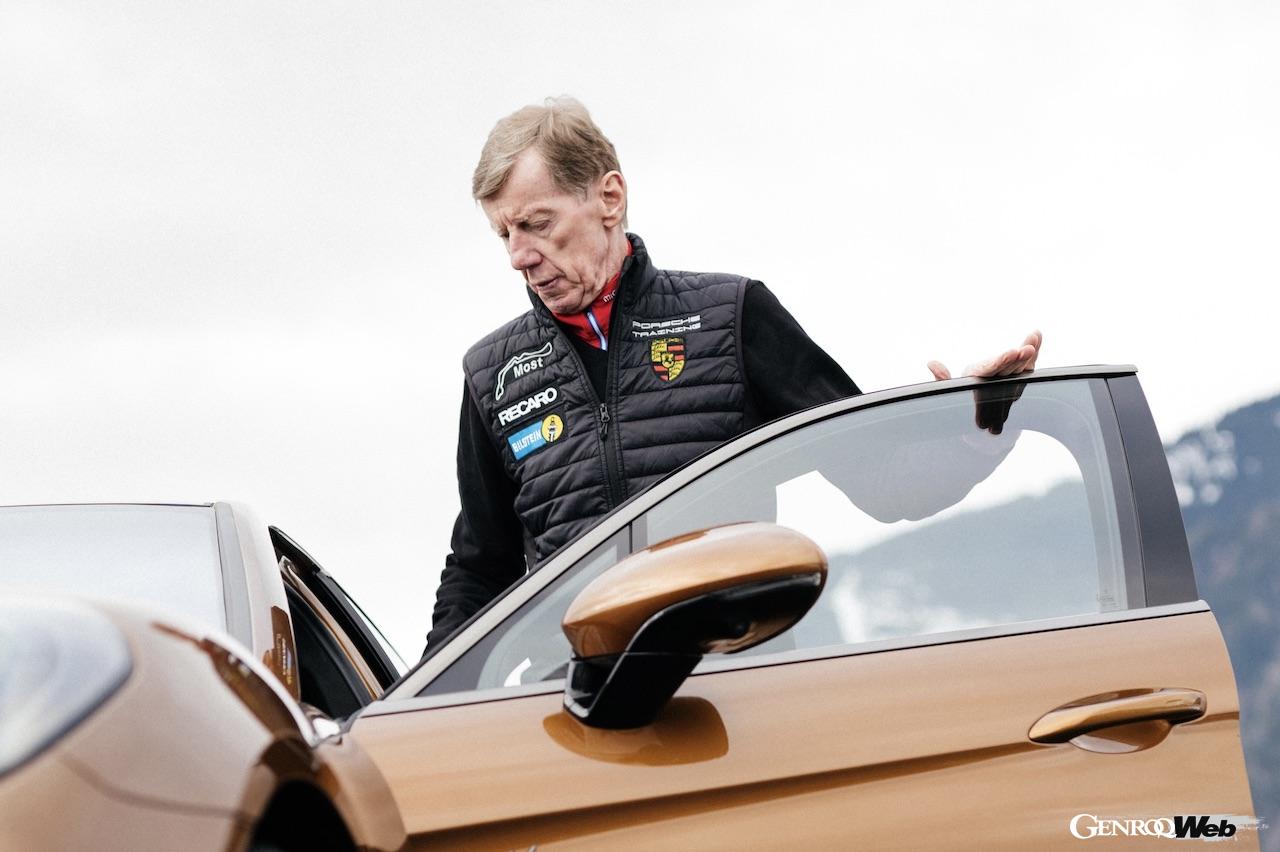 「F.A.T アイスレース」が行われたオーストリアのツェル・アム・ゼーにおいて、バルター・ロールが初めてポルシェ パナメーラ改良新型をテストドライブした。