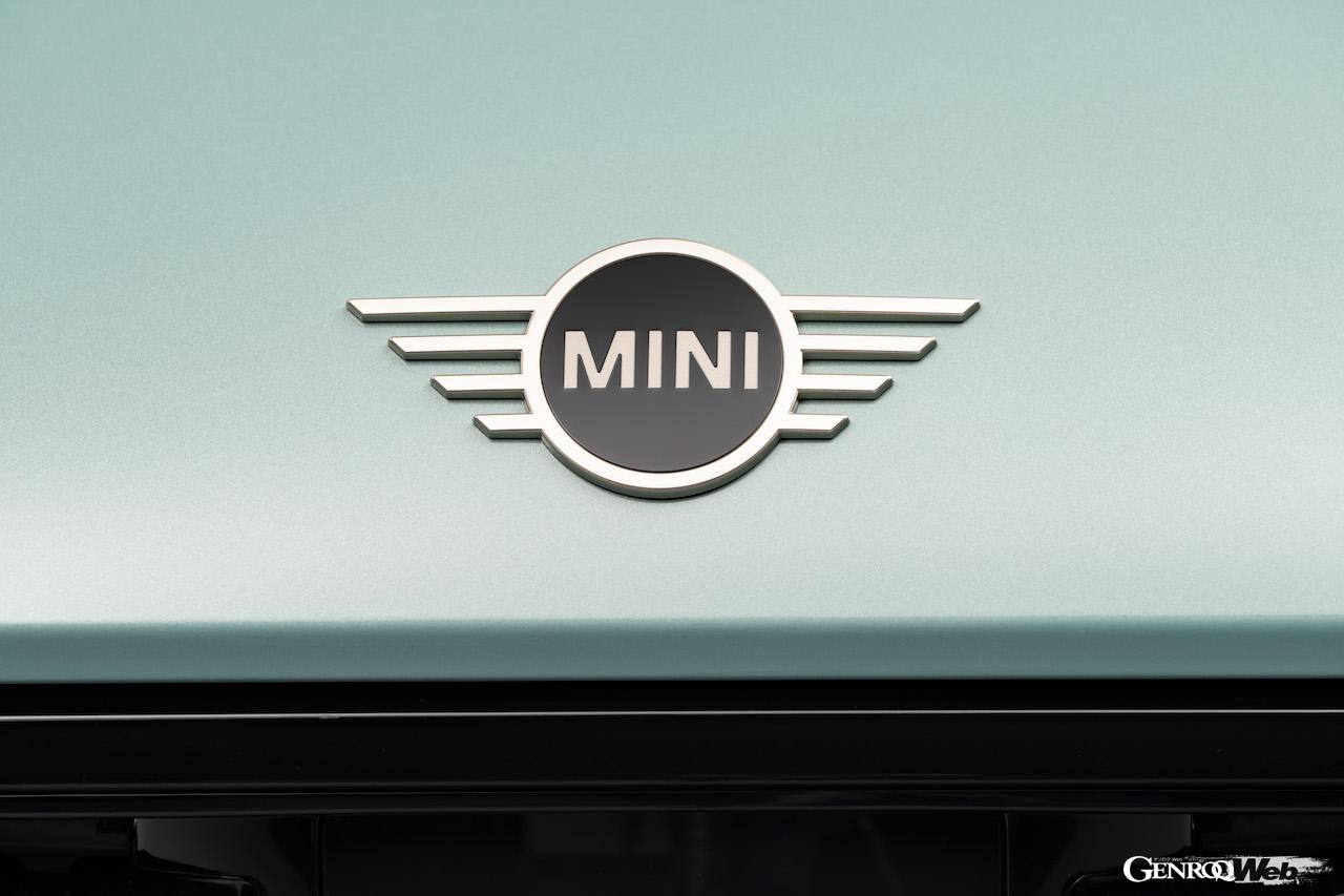 2.0リッター直列4気筒エンジンを搭載する「MINI クーパー S」のエクステリア。