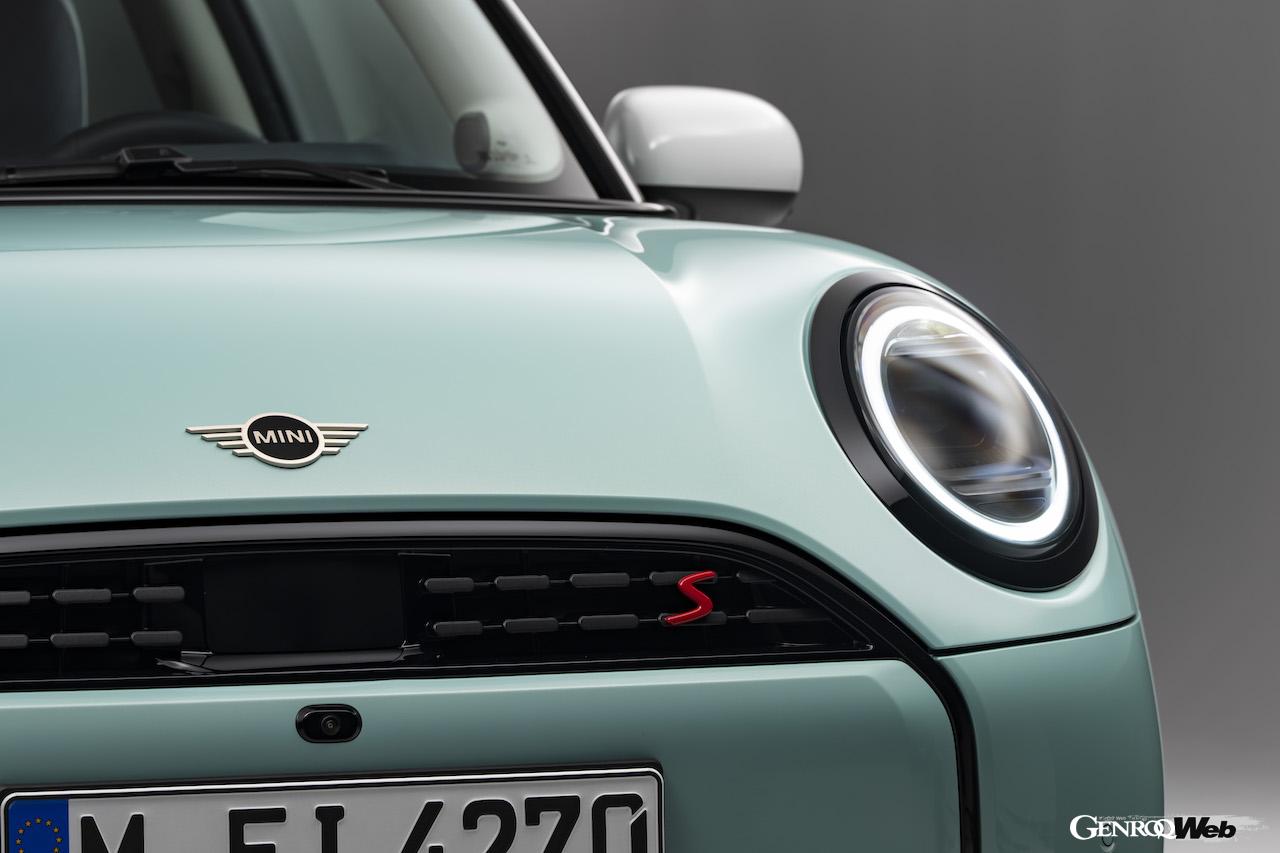 2.0リッター直列4気筒エンジンを搭載する「MINI クーパー S」のエクステリア。