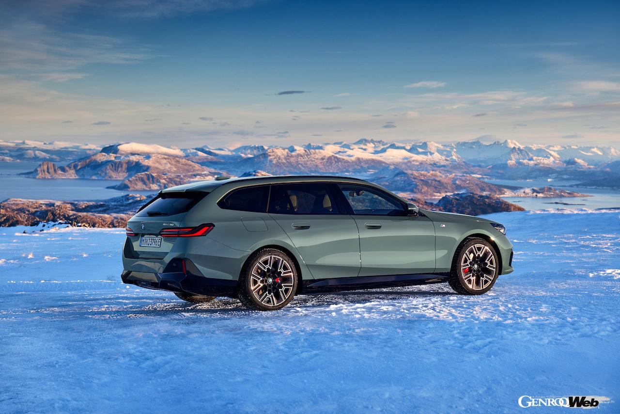 日本導入がスタートした「BMW i5 ツーリング」のエクステリア。