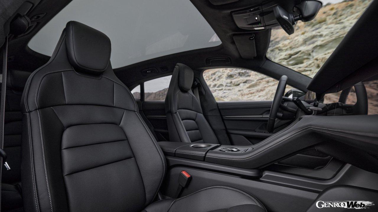 大幅な性能アップを果たした「ポルシェ タイカン」改良新型のインテリア。