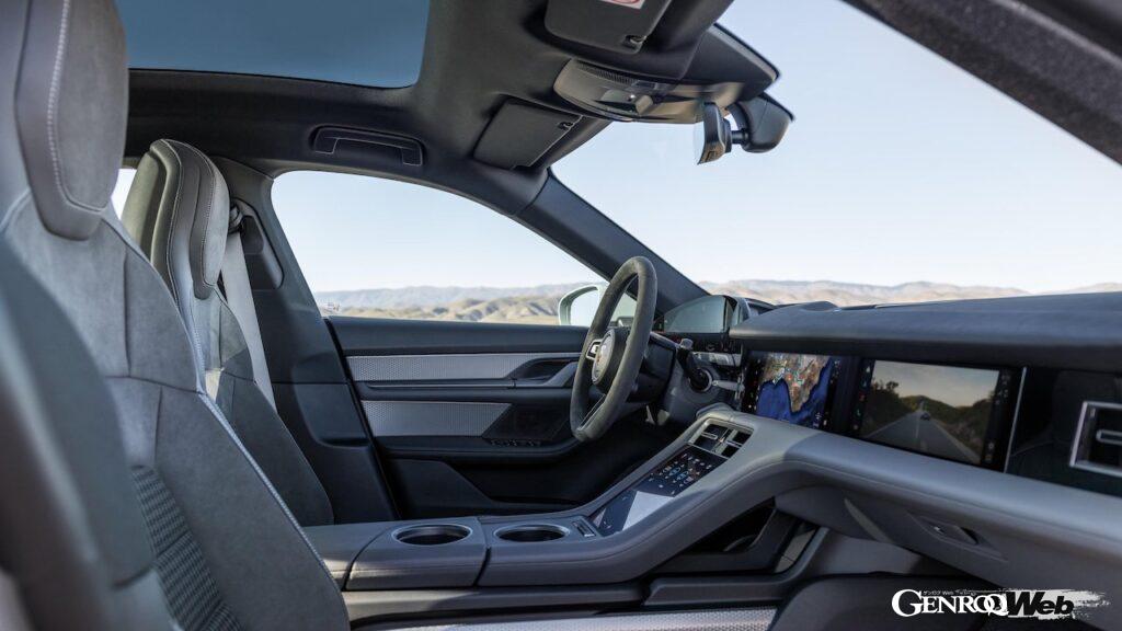 大幅な性能アップを果たした「ポルシェ タイカン」改良新型のインテリア。