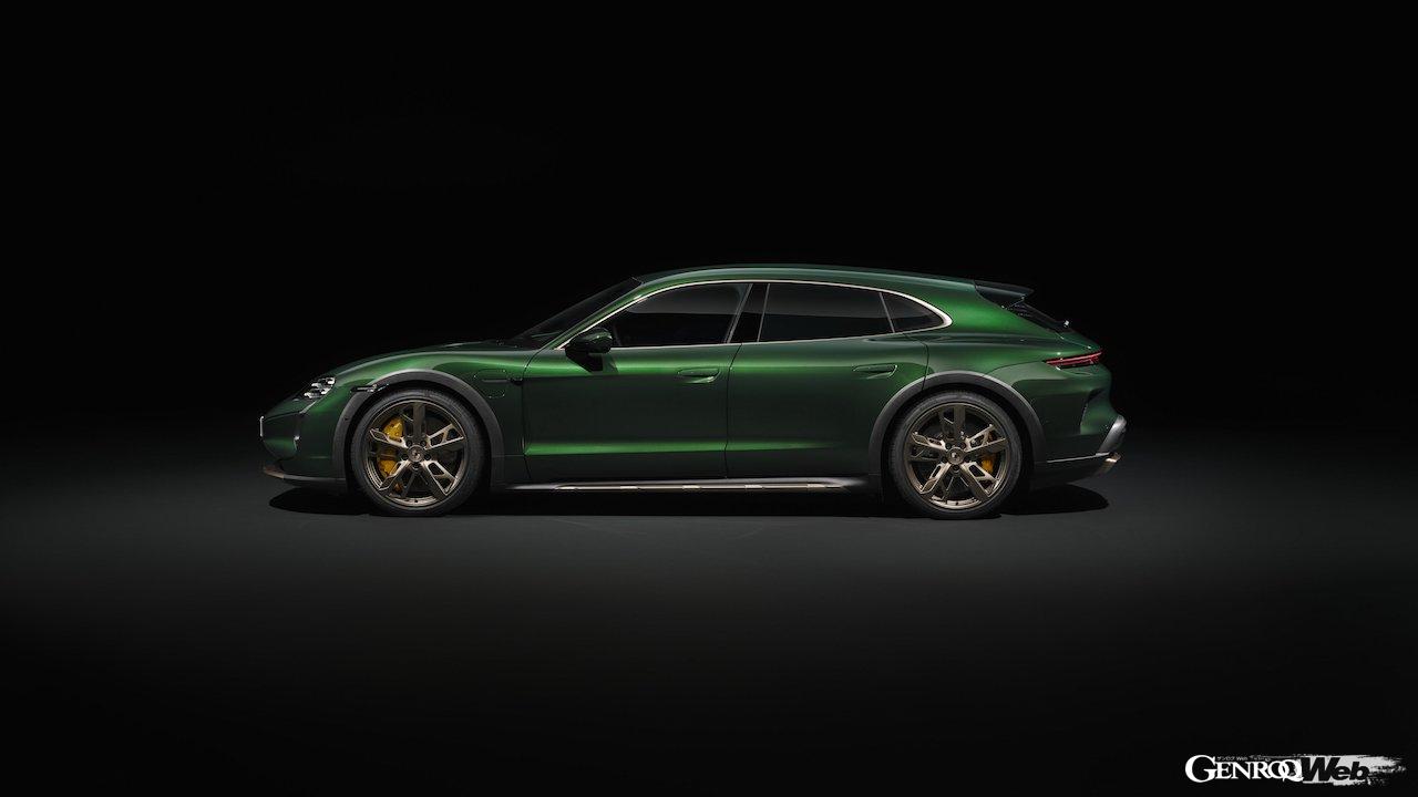 大幅な性能アップを果たした「ポルシェ タイカンクロスツーリスモ」改良新型のエクステリア。