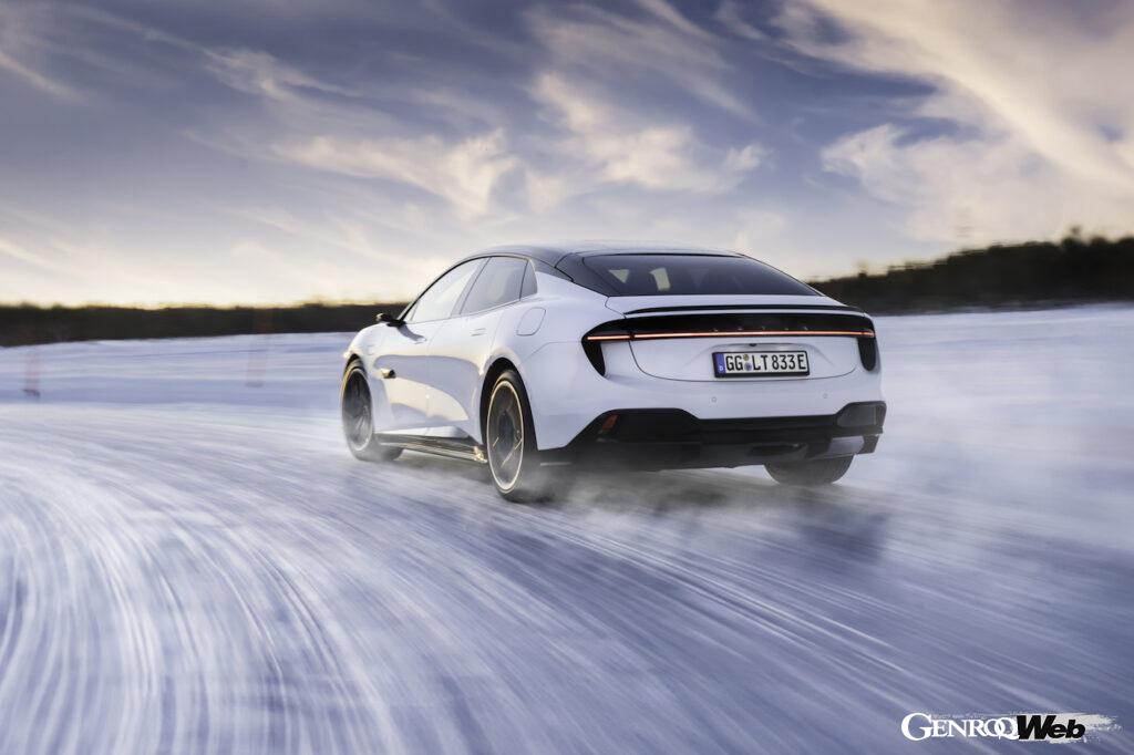 フィランド・イヴァロで行われた、ロータス エメヤの寒冷地テストの様子。