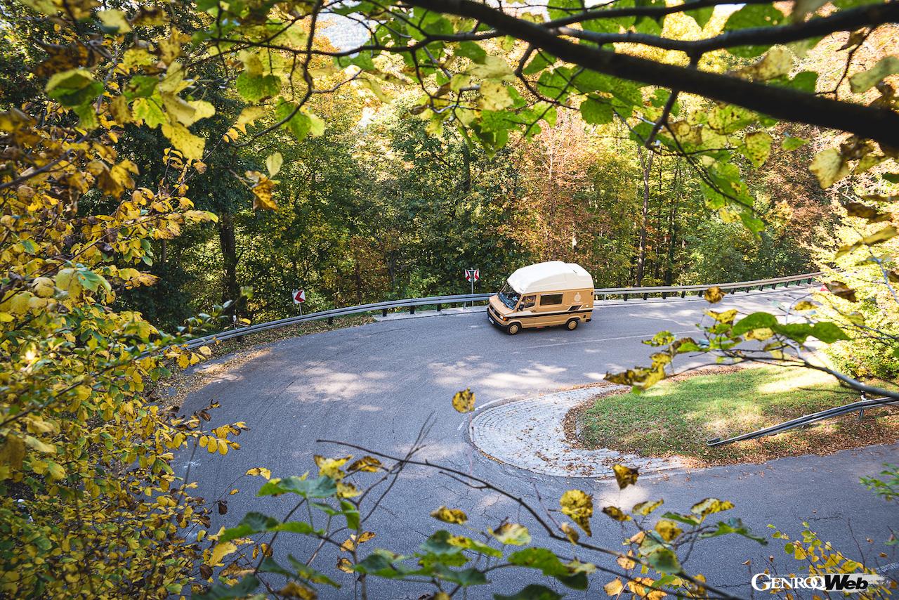 キュートなスタイルを持ち、本格的キャンピングカーとして1984年にデビューを飾った初代「メルセデス・ベンツ マルコポーロ」。