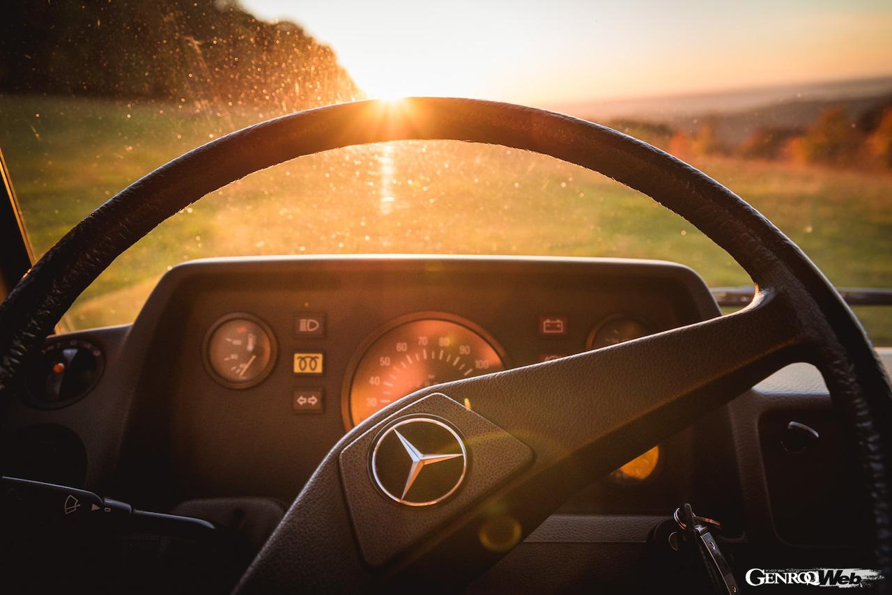 キュートなスタイルを持ち、本格的キャンピングカーとして1984年にデビューを飾った初代「メルセデス・ベンツ マルコポーロ」。