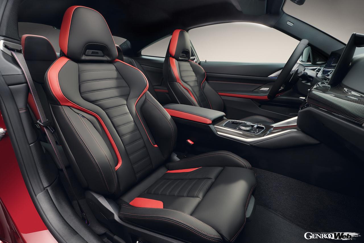 「BMW 4シリーズ クーペ」改良新型の走行インテリア。