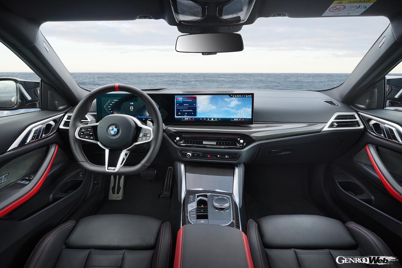 「BMW 4シリーズ クーペ」改良新型の走行インテリア。