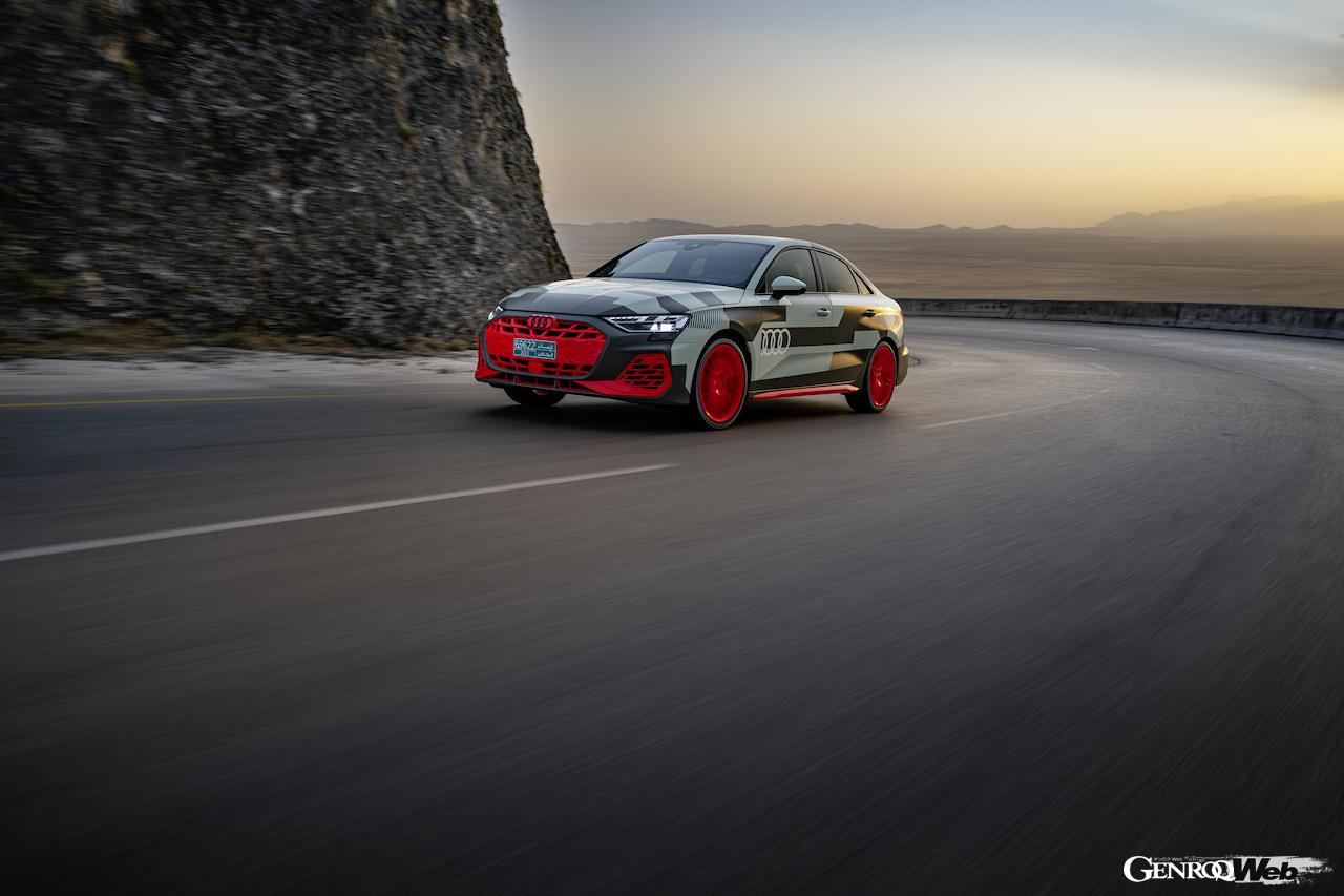 オーマーンで走行テストを行った「アウディ S3 サルーン」改良新型。