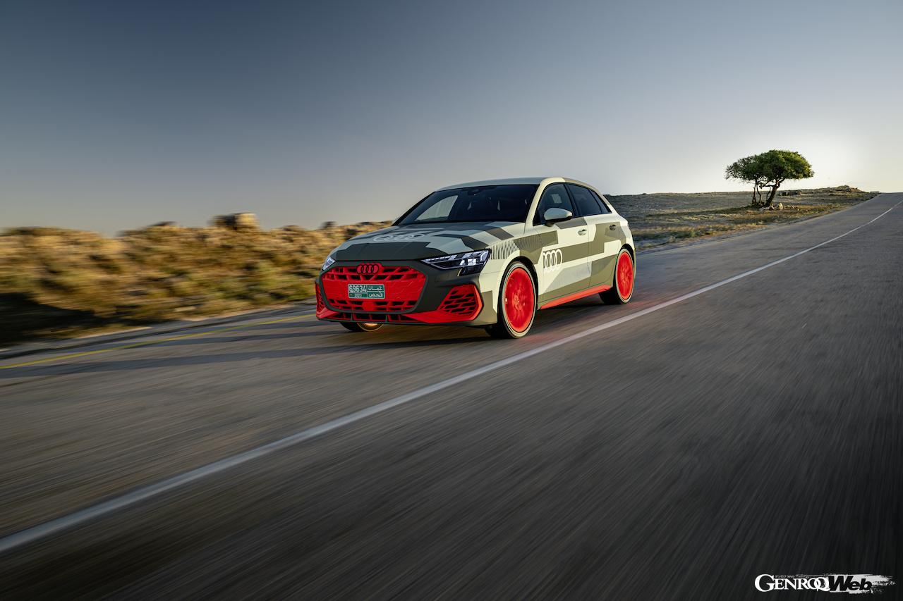 オーマーンで走行テストを行った「アウディ S3 スポーツバック」改良新型。