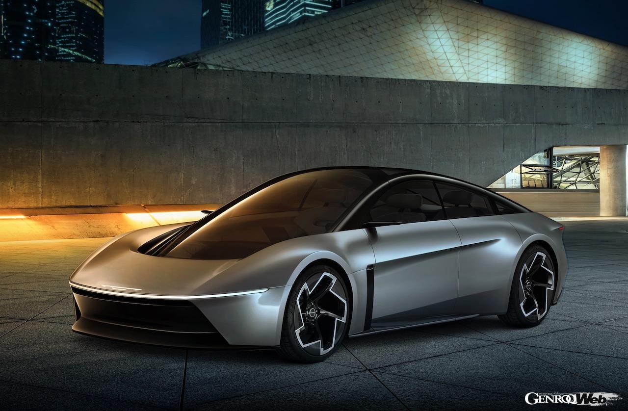 将来のフル電動4ドアサルーンを予告するコンセプトカー「クライスラー ハルシオン コンセプト」が公開された。