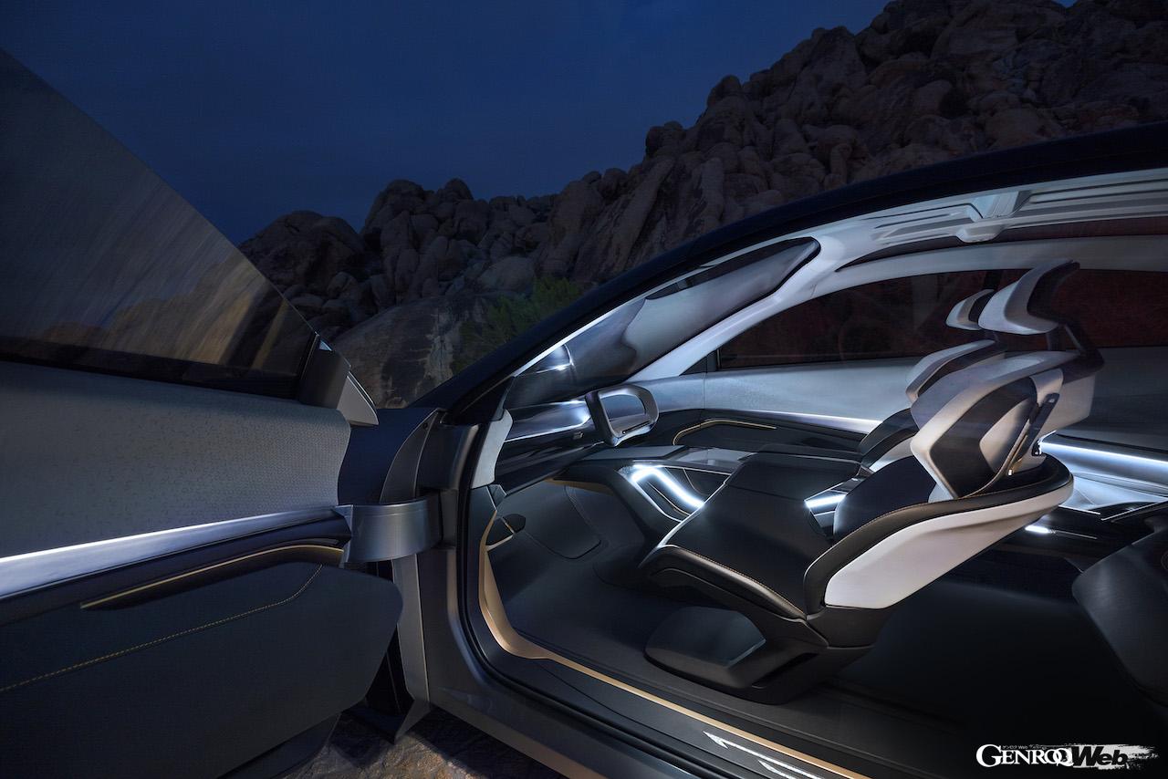 自動運転BEV「クライスラー ハルシオン コンセプト」のインテリア。