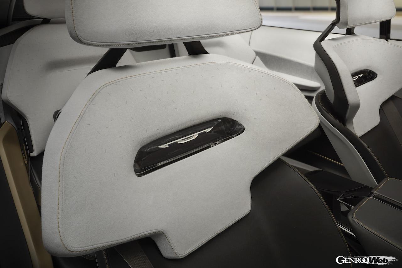 自動運転BEV「クライスラー ハルシオン コンセプト」のインテリア。