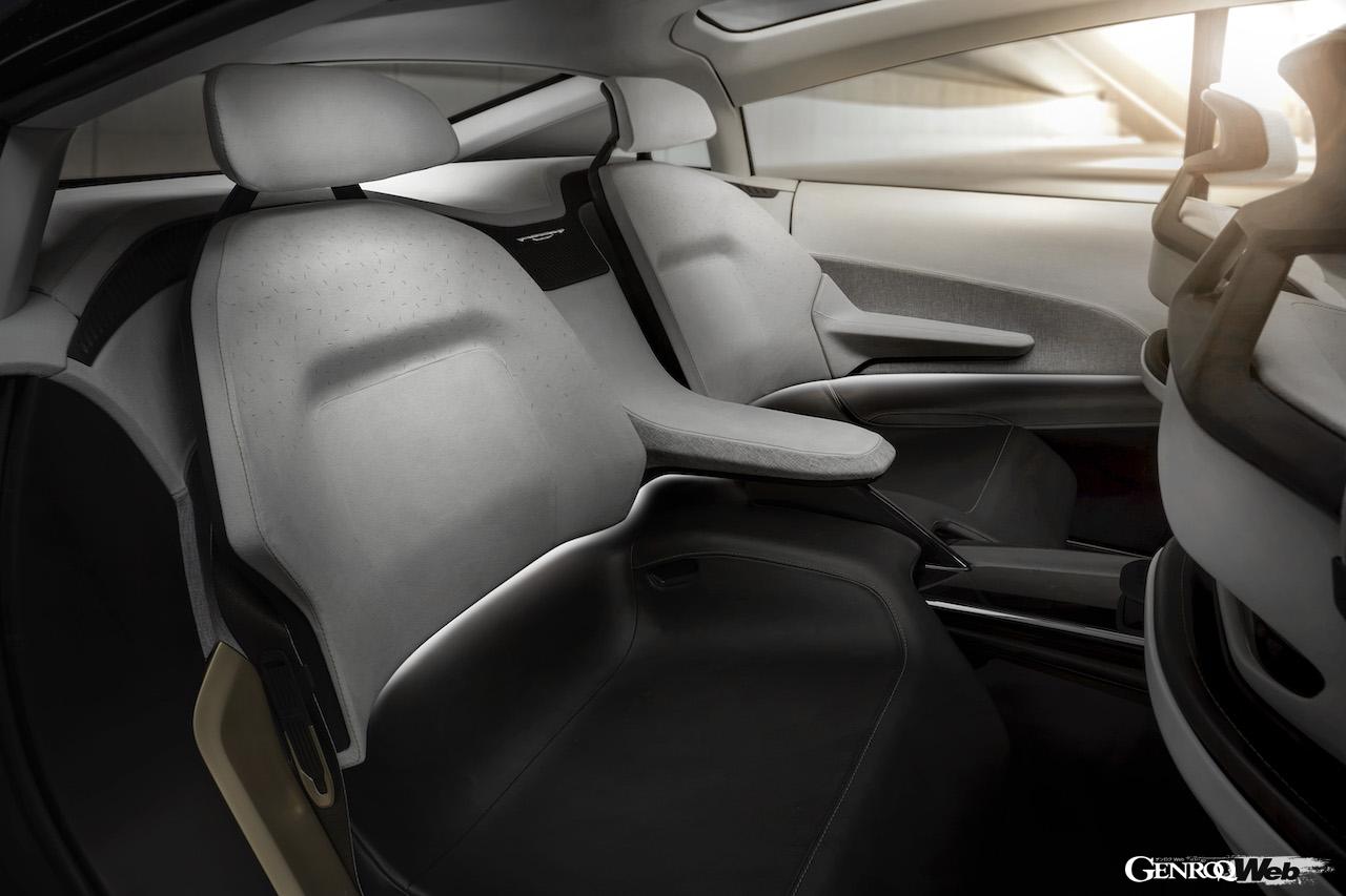 自動運転BEV「クライスラー ハルシオン コンセプト」のインテリア。