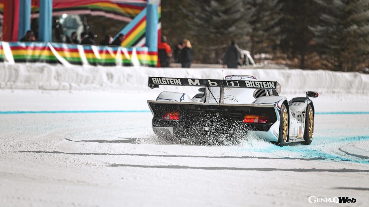 アイスレース・アスペンに登場した、1998年のル・マン優勝車「ポルシェ 911 GT1」。