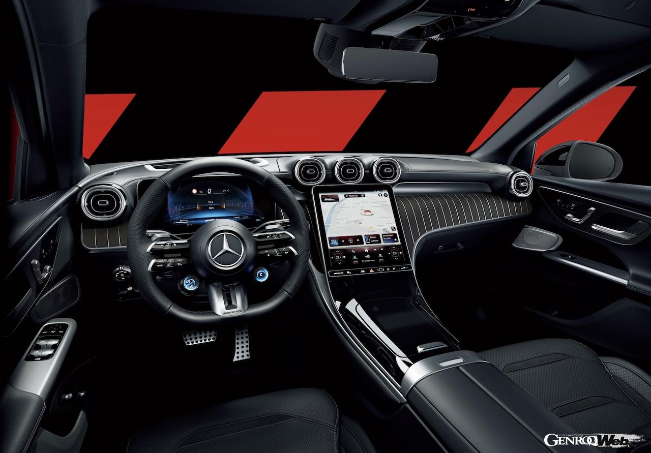 ドライバー重視のコクピットは、12.3インチ・大型コックピットディスプレイと、縦型の11.9インチ・メディアディスプレイを配置。「ARTICO／MICROCUTスポーツシート」が標準搭載される。