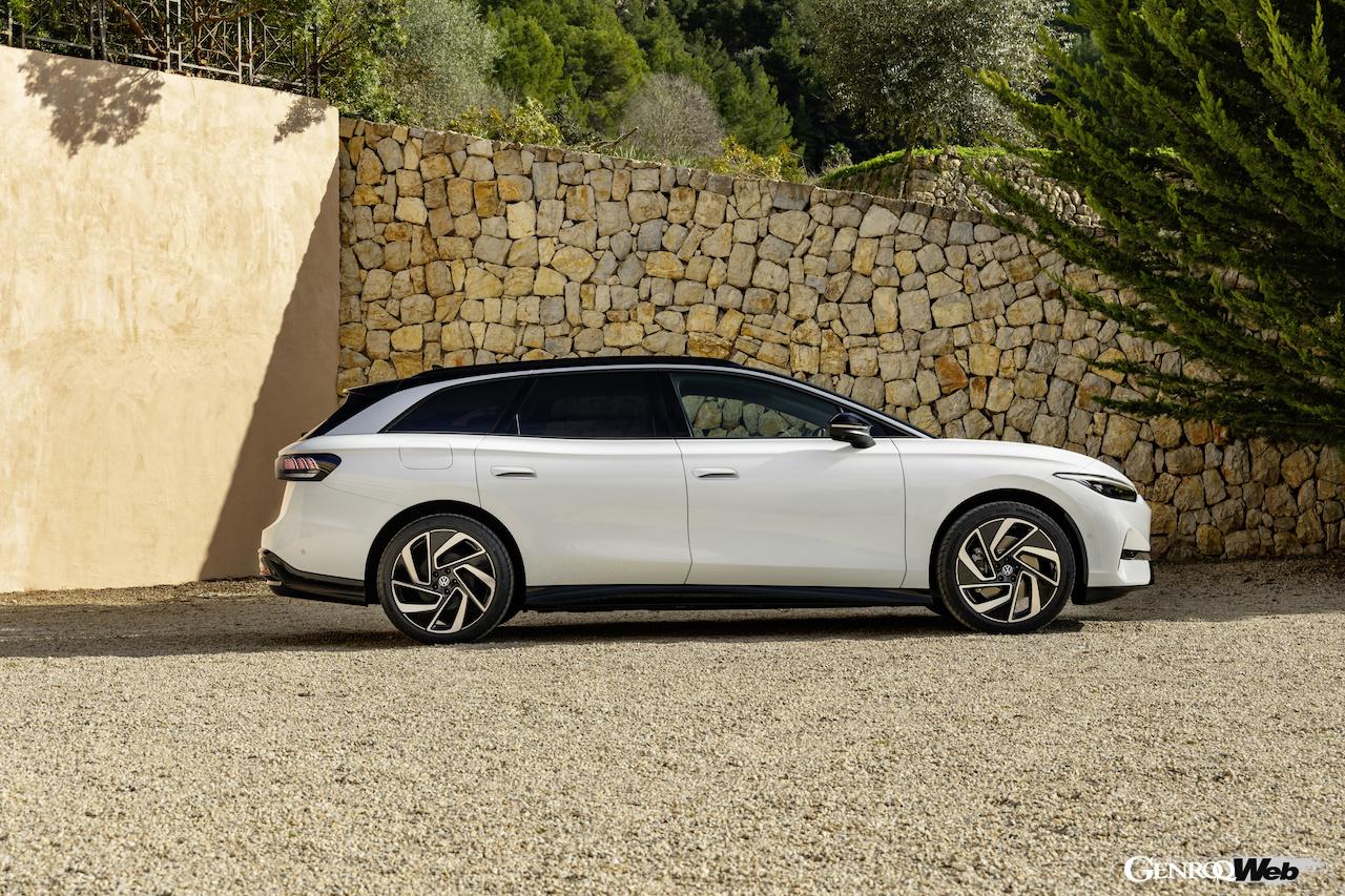「フォルクスワーゲン ID.7 ツアラー」のエクステリア。