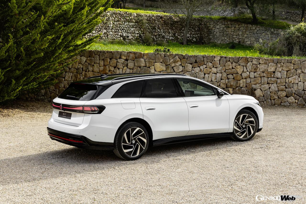「フォルクスワーゲン ID.7 ツアラー」のエクステリア。