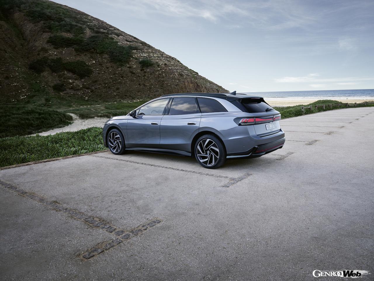 「フォルクスワーゲン ID.7 ツアラー」のエクステリア。