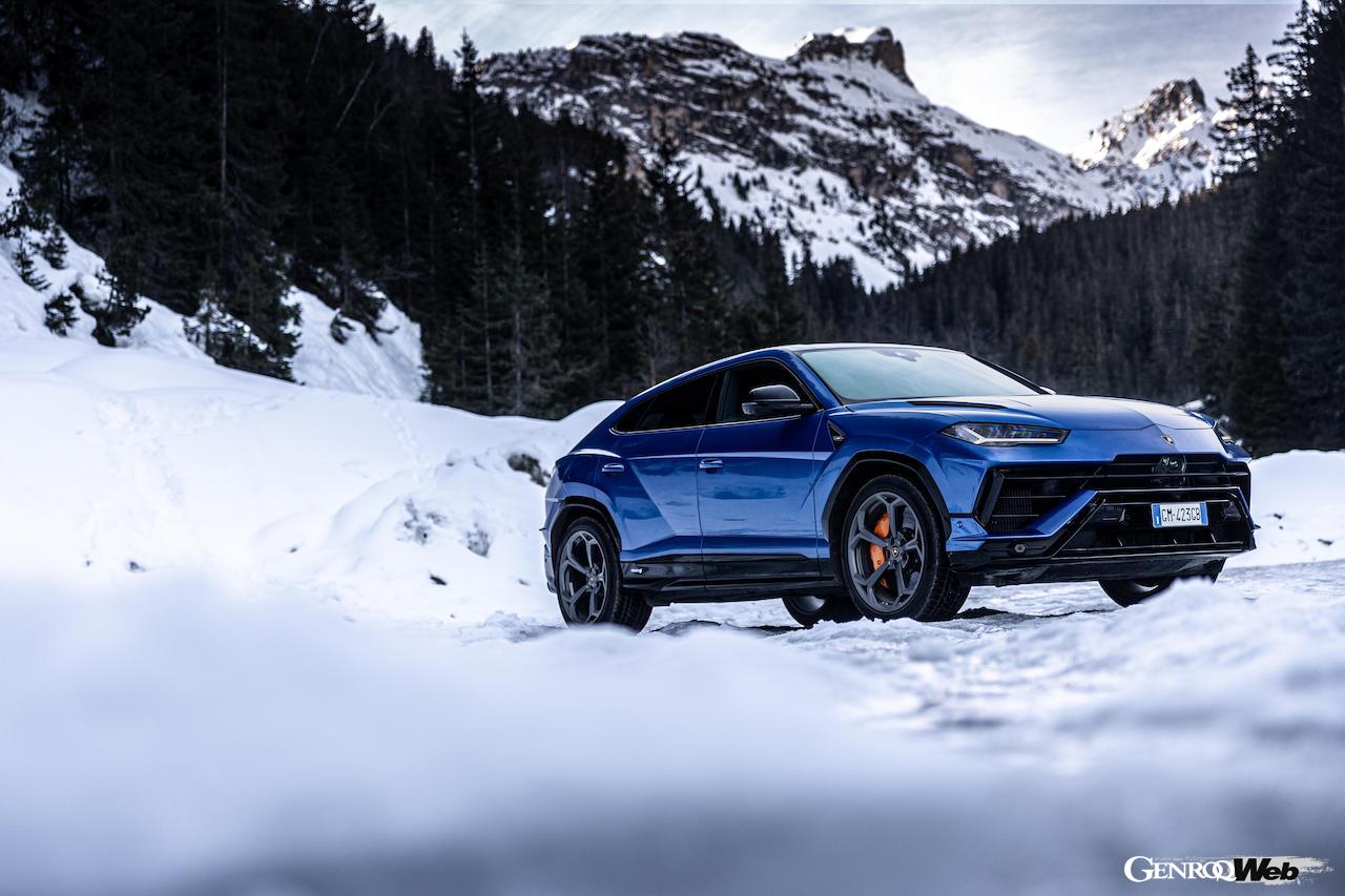 ランボルギーニのウィンターツアーに投入された「ウルス S」。