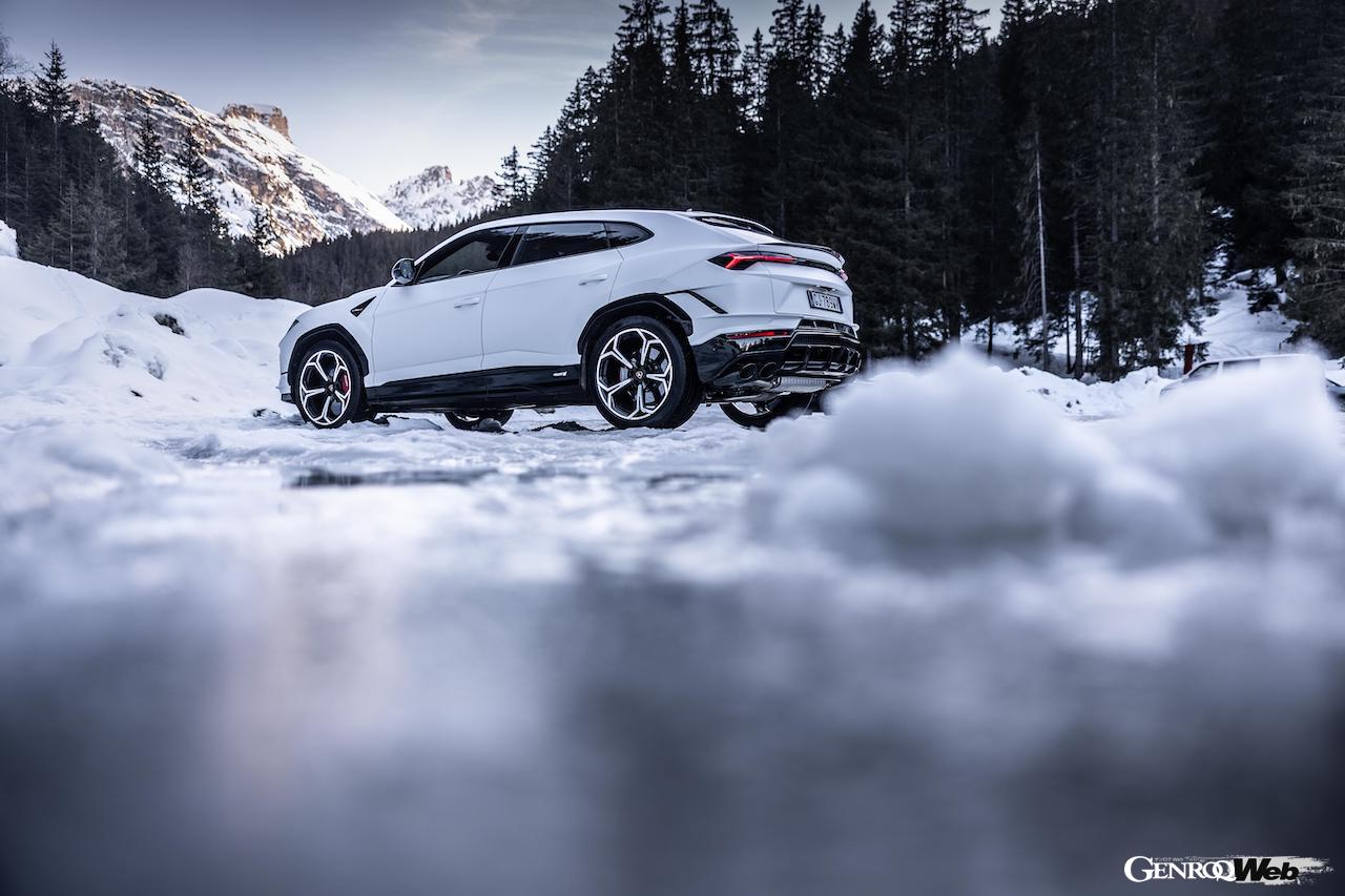 ランボルギーニのウィンターツアーに投入された「ウルス S」。