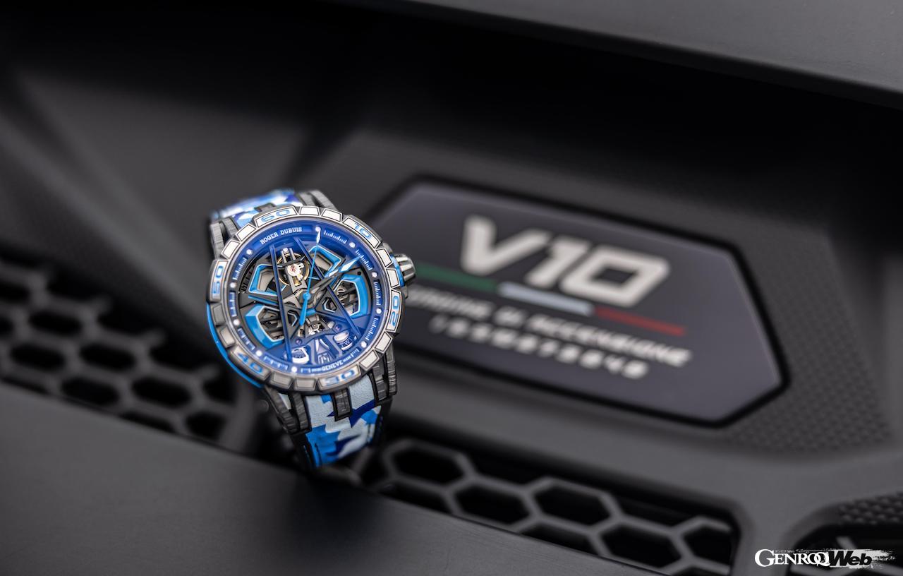 ランボルギーニ・スクアドラコルセのパートナー、ロジェ・デュブイによる時計製作体験を実施。新作の「エクスカリバー・スパイダー・モノバランシエ・ウラカン」が初公開された。