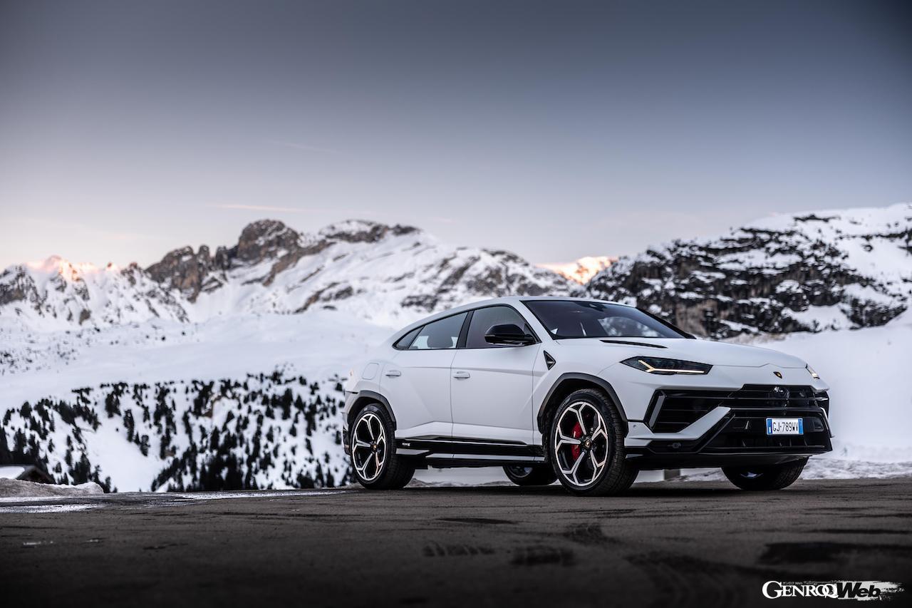 ランボルギーニのウィンターツアーに投入された「ウルス S」。