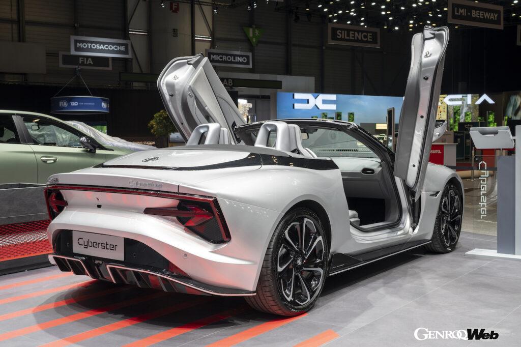 ジュネーブ・モーターショーにおいて、2024年中に発売を予定しているフル電動オープン「MG サイバースター」のスペックが公開された。