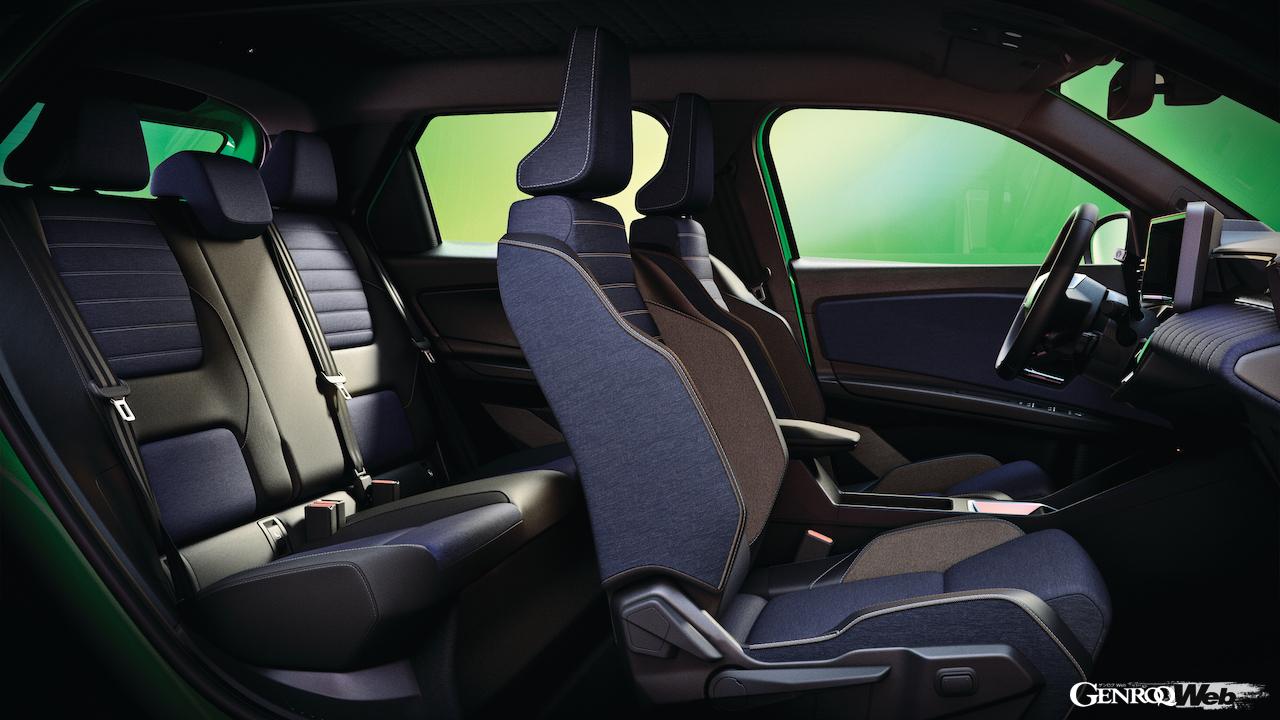 フル電動コンパクト「ルノー 5 E-Tech エレクトリック」のインテリア。