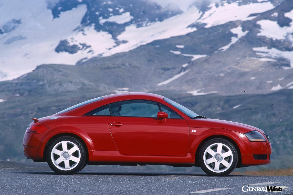 短い全長が魅力のアウディTT。これでも2+2レウアウトとなる。