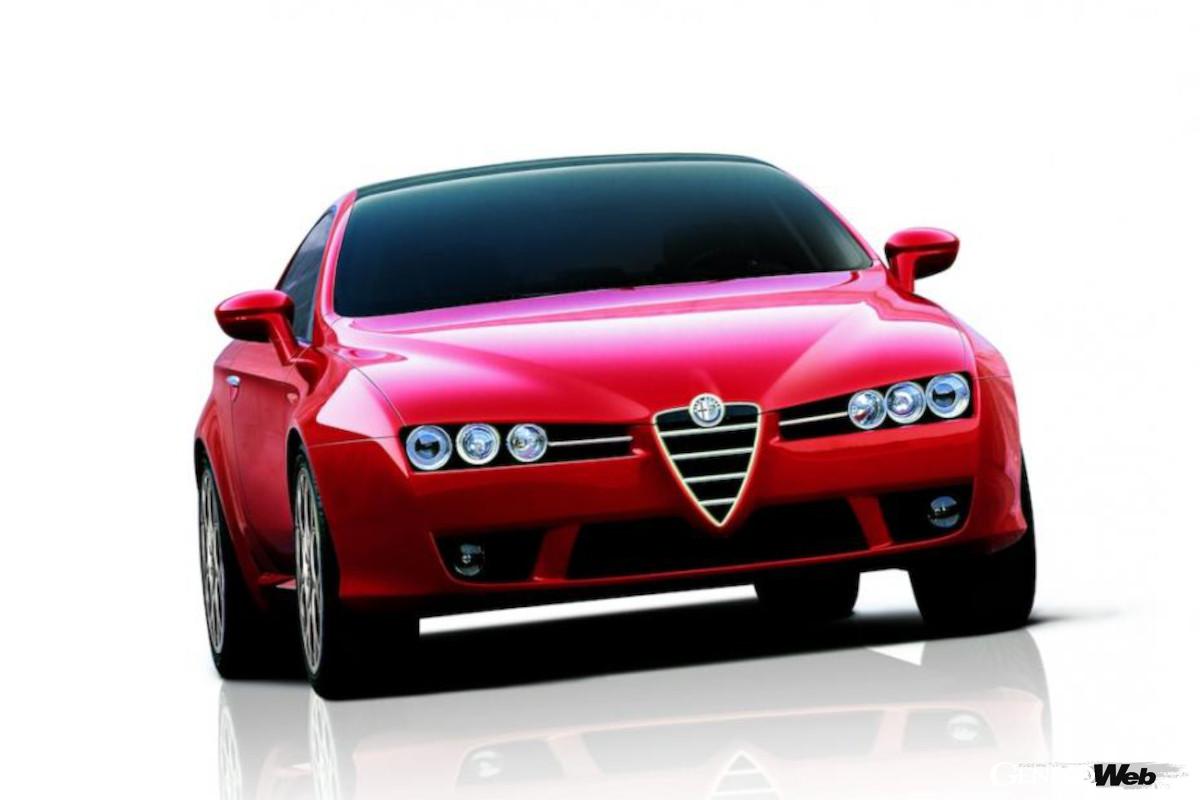 エンジンは直噴2.2リッター直4と直噴3.2リッターV6の2機種。ミッションもMTとATの2種類で、V6は4WD、直4はFWDだった。