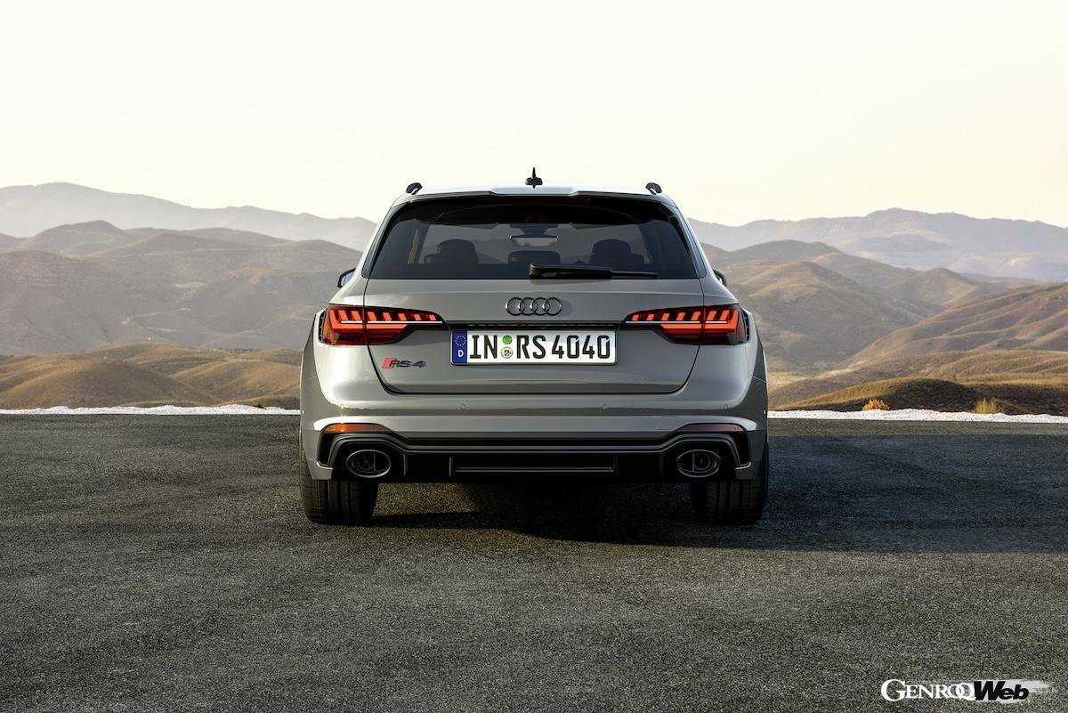 アウディ RS4アバント