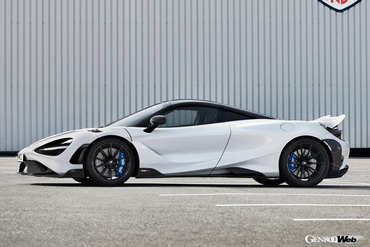 車高はフロントで5mm低下、トレッドもフロントのみを6mm拡大。フロントスプリッターは新たにデザインされ、フロントフェンダー上にはルーバーも設けられた。サイドのエアインテークのデザインも765LTに独自のものとなる。