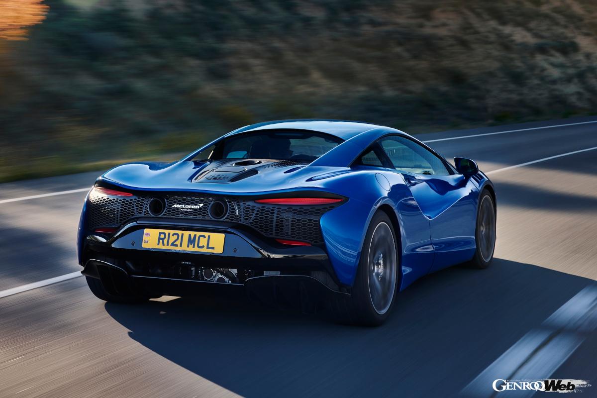 システム全体で680PS、720Nmの最高出力と最大トルクが発揮される。最大トルクがV型6気筒エンジンとエレクトリックモーターの合計値に満たないのは、パワートレインのドライバビリティ特性を最適化するためという。