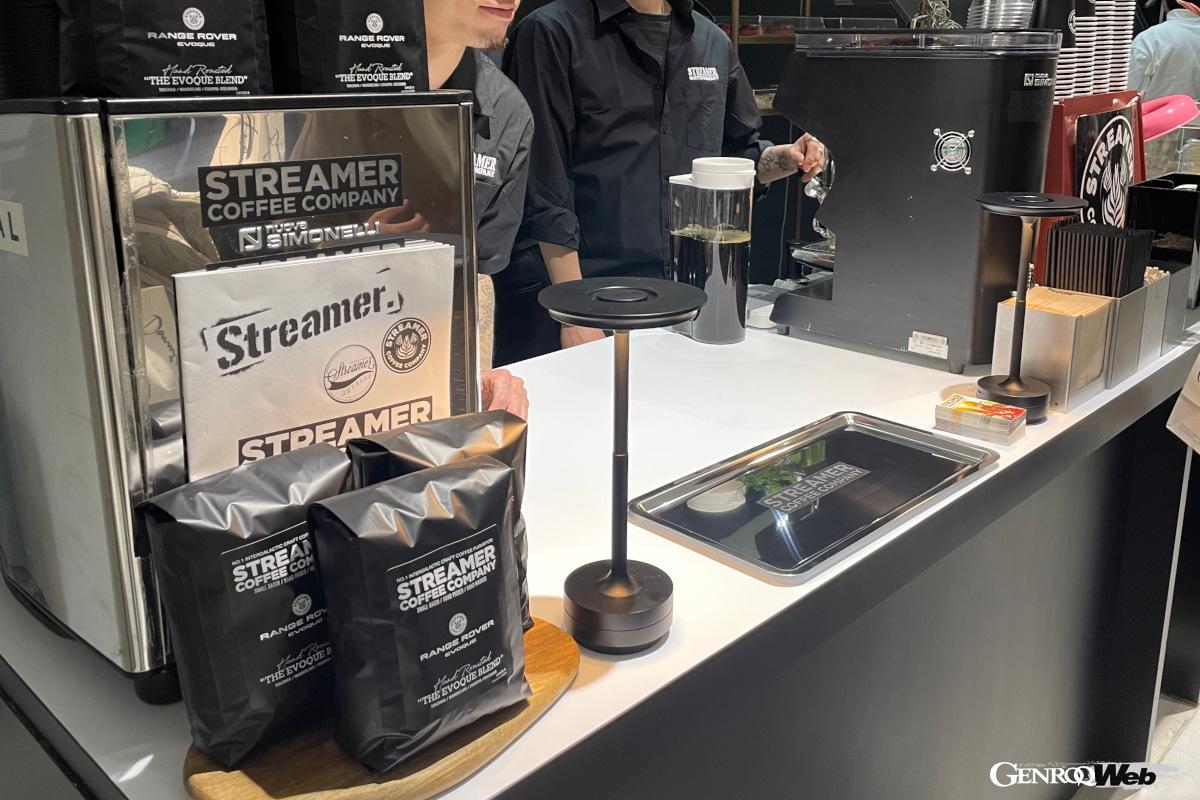 卓越した技術を誇るバリスタたちが所属し、世界中から多くのファンが訪れる「STREAMER COFFEE COMPANY」が自社焙煎したオリジナルコーヒーが提供される。