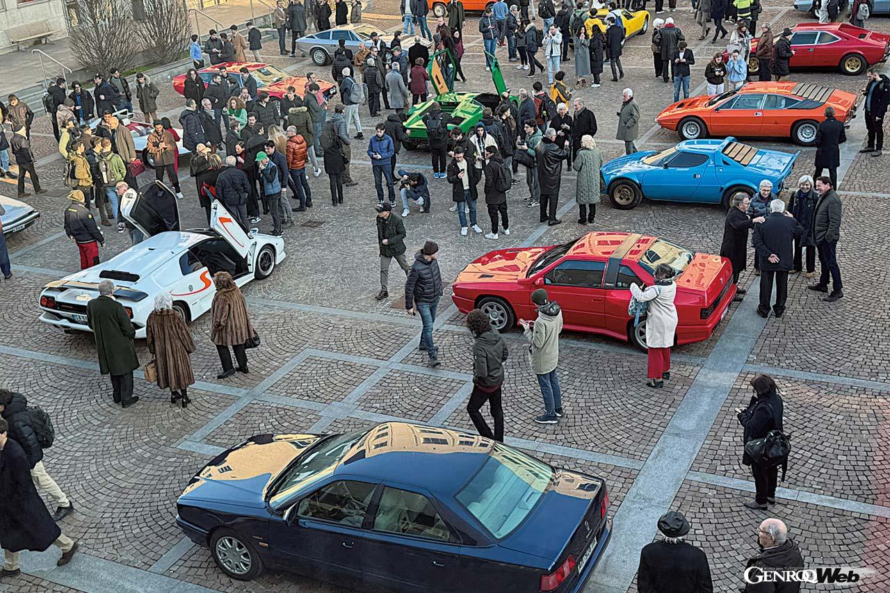 この日、トリノ工科大学の中庭は、集められたガンディーニの作品たちによって、ちょっとしたミュージアムに変身した。それはもはや工業製品というより、芸術品といった表現の方が相応しい。