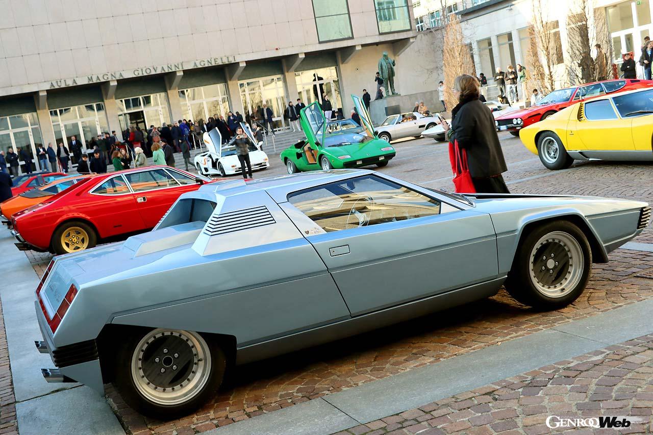 会場には1969年のアウトビアンキ・ラナバウト、1976年のフェラーリ・レインボーといった貴重なデザインスタディから1968年のランボルギーニ・エスパーダ、1972年のウラッコ、1970年のアルファロメオ・モントリオール、1969年のマセラティ・カムシン、1989年のシャマル、1994年のクアトロポルテ、1977年のディーノGT4、そして1974年のランチア・ストラトスが集結。それでも彼の遺した作品のほんの一部に過ぎない。