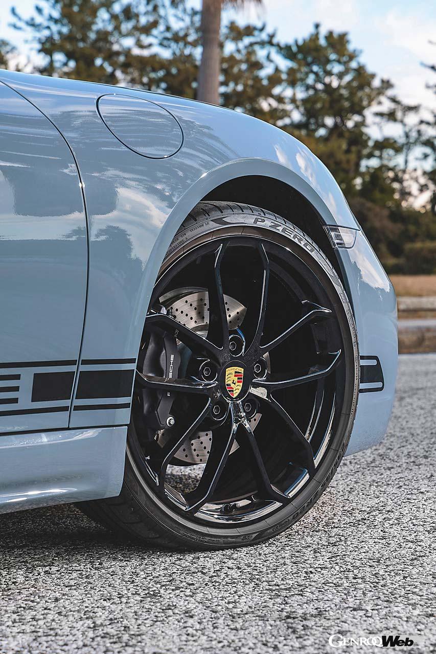 スタイルエディションの特別装備として、20インチのハイグロスブラックホイールを装着。試乗車のタイヤはピレリPゼロだった。